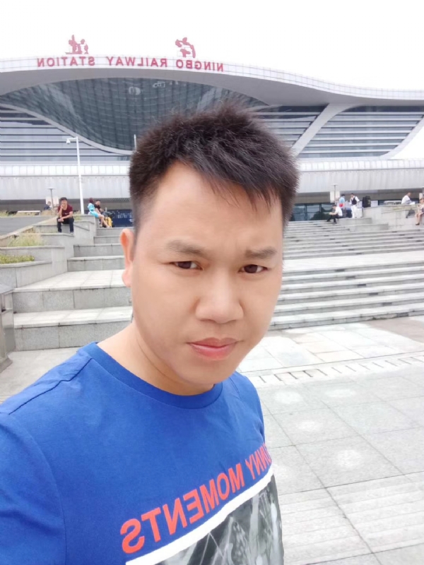 笑对人生的第一张照片--香港王婆说媒