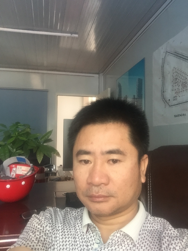 一步之遥的第一张照片--香港王婆说媒