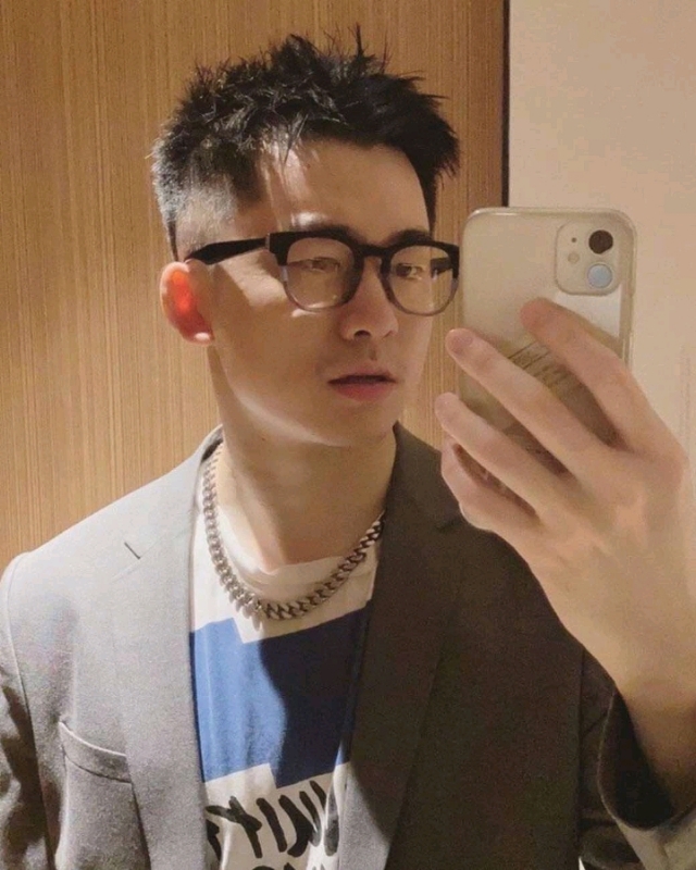 启航的第一张照片--香港王婆说媒