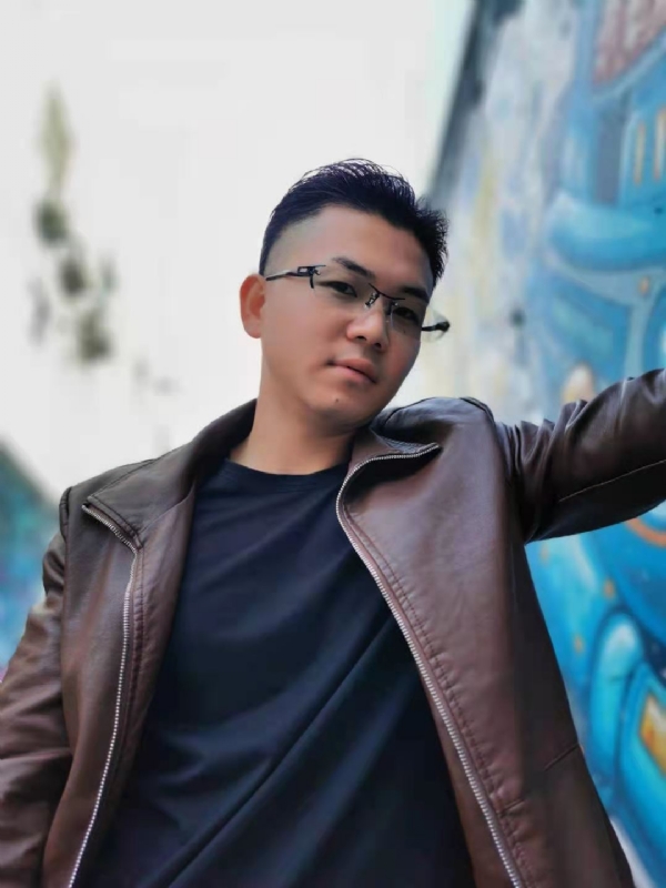 清歌曼舞的第一张照片--香港王婆说媒