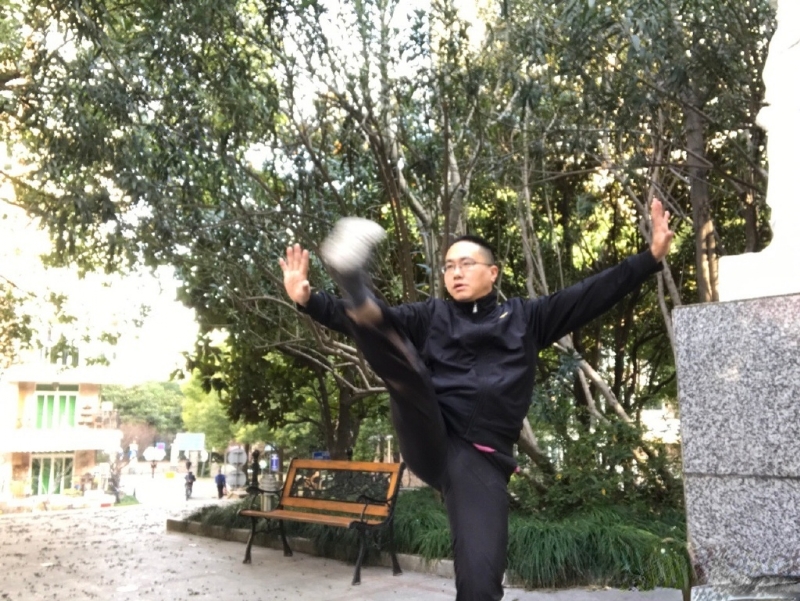 自故深情好受伤的第三张照片--香港王婆说媒