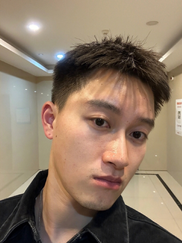 月光之下的第一张照片--香港王婆说媒
