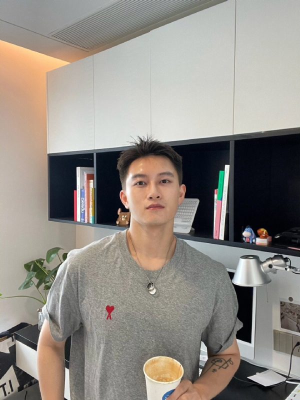 月光之下的第二张照片--香港王婆说媒