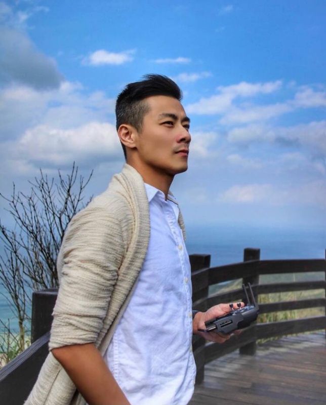 蓝天的第一张照片--香港王婆说媒